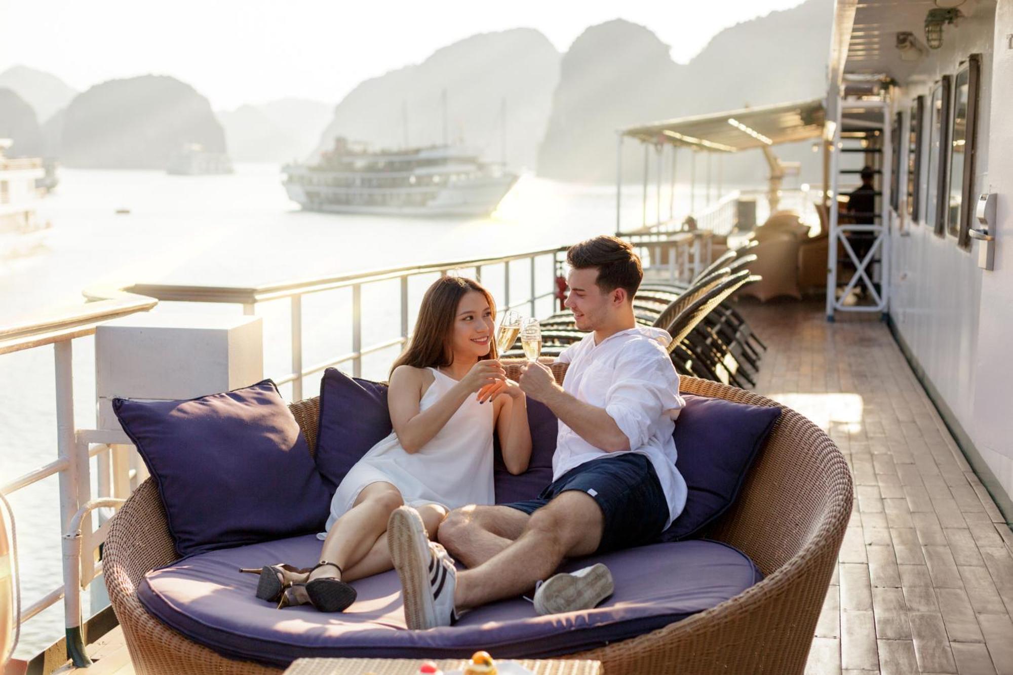 Emeraude Classic Cruises Халонг Екстер'єр фото